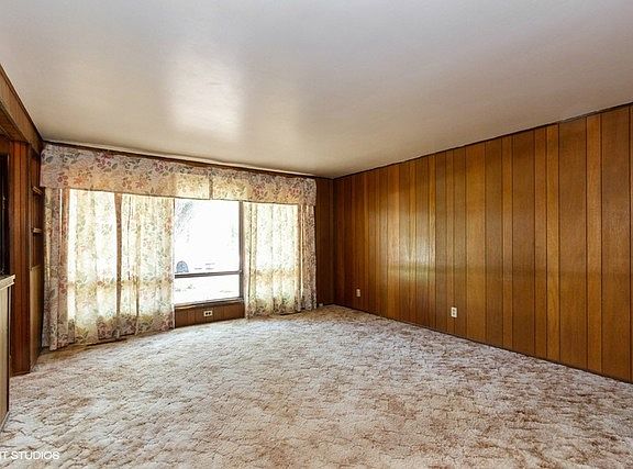 3rd image of 1263 Theresa Ln