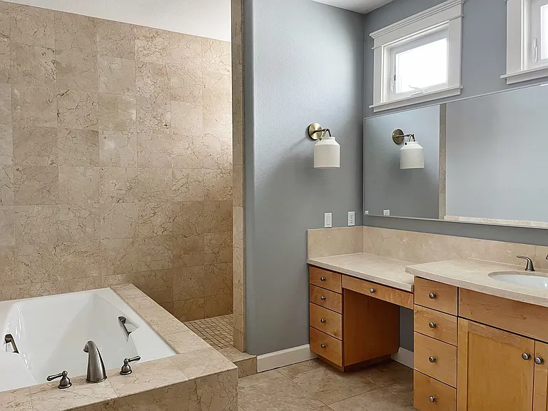 314 E Ave — Photo 17