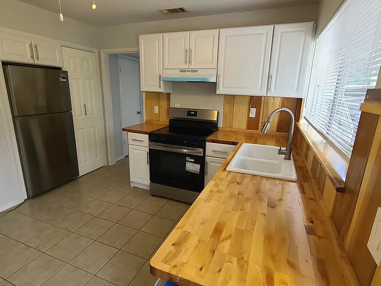 203 Santurce Ave #B — Photo 2