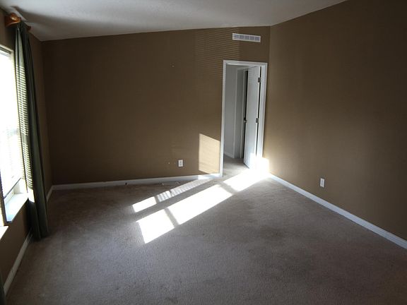 2nd image of 557 Chenois Ave NE