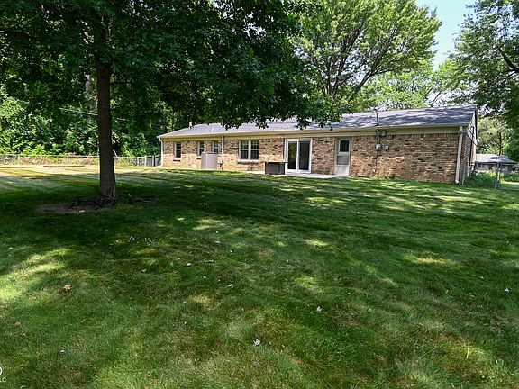 4th image of 9880 Chesterton Dr