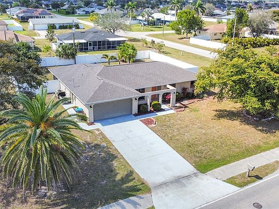 2nd image of 1628 Country Club Blvd