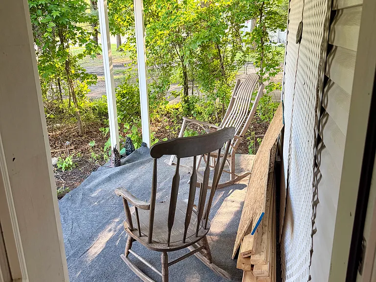 254 Sloan Ave — Photo 16