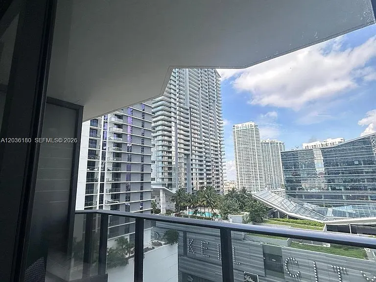 45 SW 9th St #1409 — Photo 4