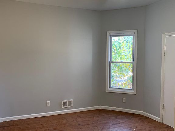 5th image of 886 S 17th St APT 1