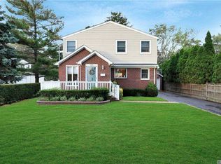3355 Harold St, Oceanside, NY 11572