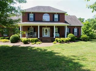 106 Meadowood Loop, Burns, TN 37029