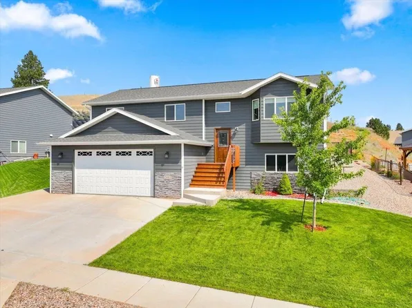 2681 Meadows Dr, Sturgis, SD 57785