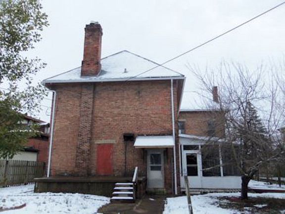 2nd image of 202 S Paint St