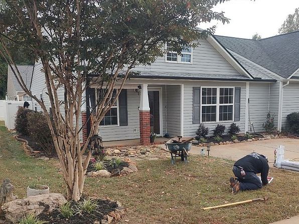 1695 Clemmon Sanders Cir