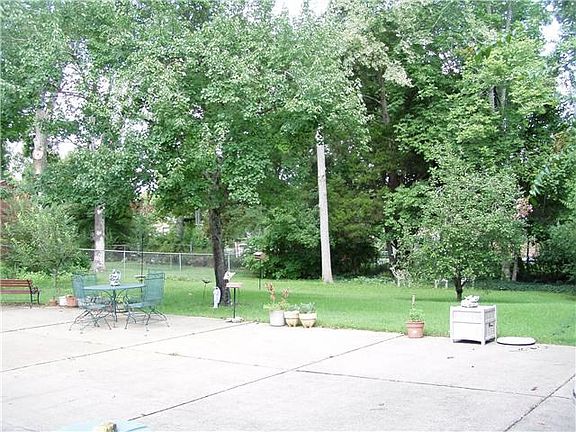 4th image of 2871 Desplane Dr