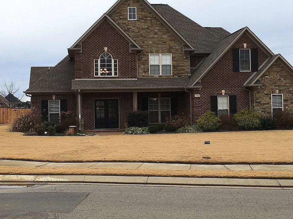 1st image of 382 Silver Leaf Dr