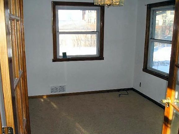 Sunroom or may used as Formal Dining Room