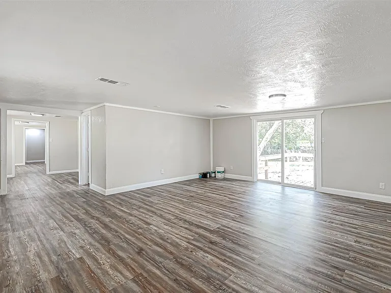 10694 Pine St — Photo 6