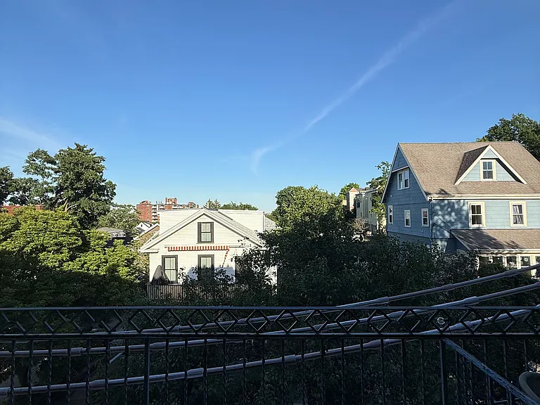 38 Walnut St #4 — Photo 8