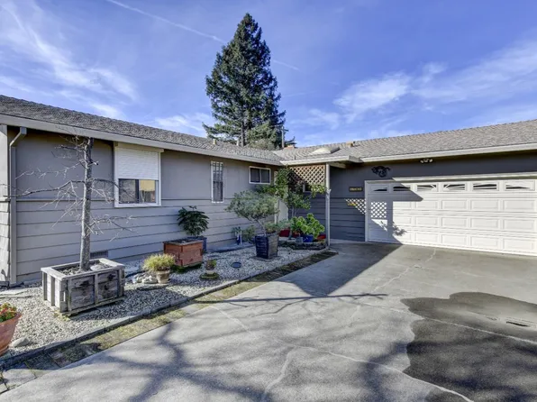 1745 Olympus Dr, Sacramento, CA 95864
