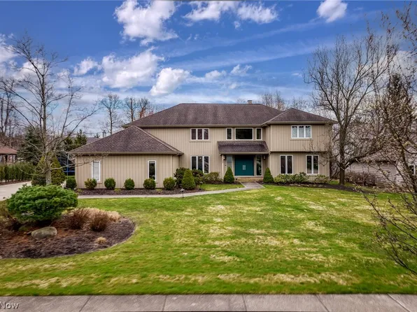 140 Murcott Cir, Orange, OH 44022