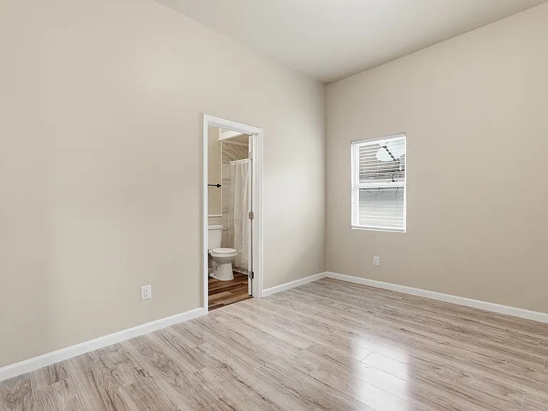 1025 Elliott Ave — Photo 9
