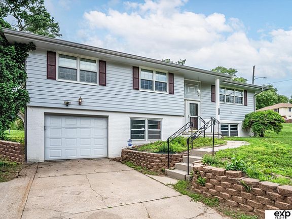 2nd image of 4016 Clifton Dr