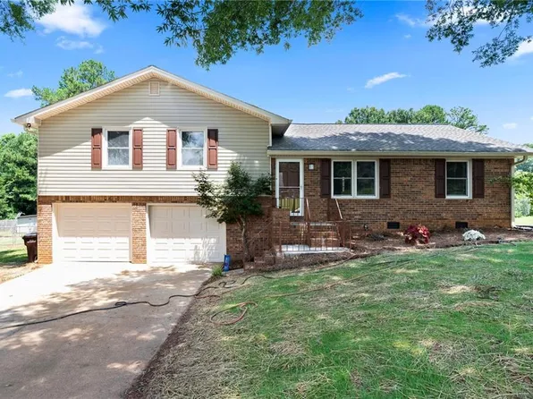 36 Skyview Cres, Cartersville, GA 30120