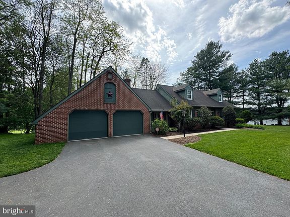 2nd image of 682 Georgetown Rd