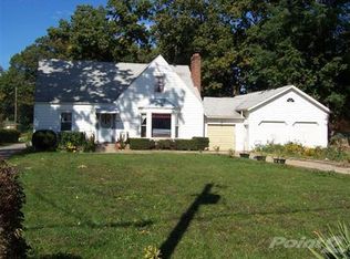 2557 W Glenlord Rd, Stevensville, MI 49127