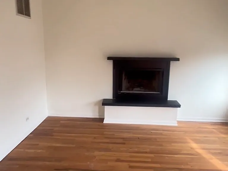 1530 N Orleans St #2 — Photo 3