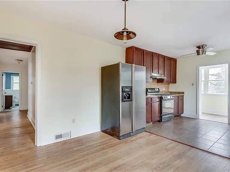 1287 Eastland Rd — Photo 15
