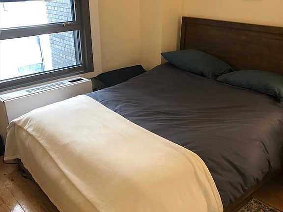 5th image of 4 Park Ave APT 17P