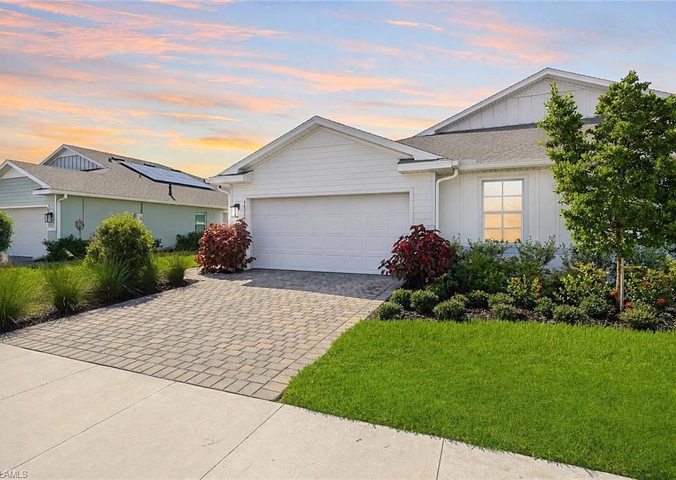 1st image of 44382 Palm Frond DR