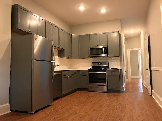 1st image of 835 W Oakdale Ave #2