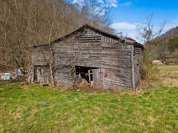 5th image of 3810 Rock Hill Rd