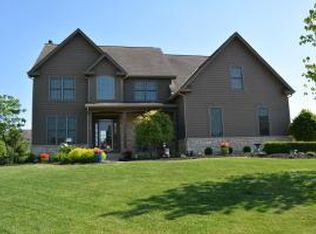 3238 Sunglow Dr, Lewis Center, OH 43035