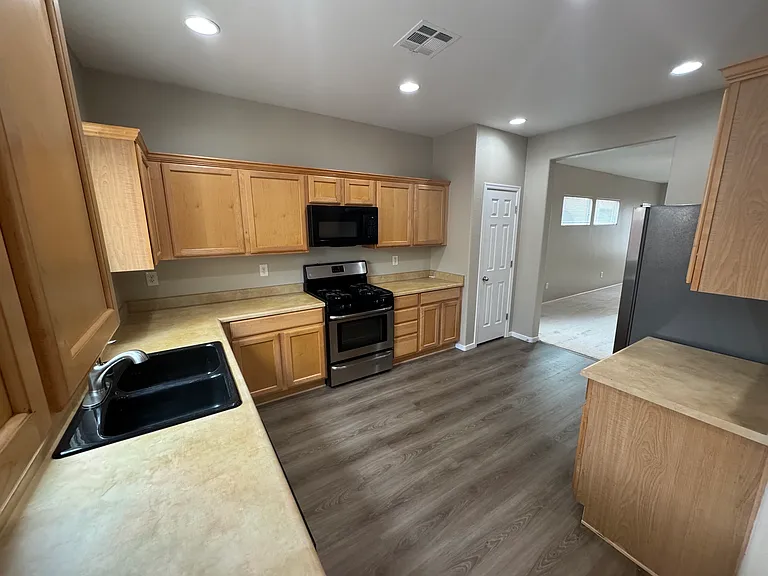 2924 Dotted Wren Ave — Photo 6