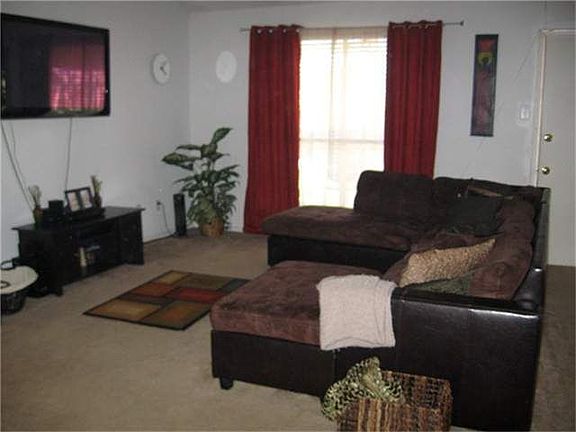 2nd image of 2520 Ewell Dr