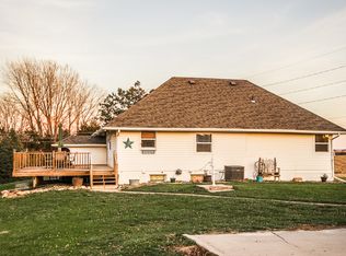 57796 272nd St, Glenwood, IA 51534
