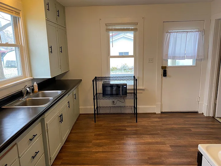 410 N Maple Ave — Photo 26