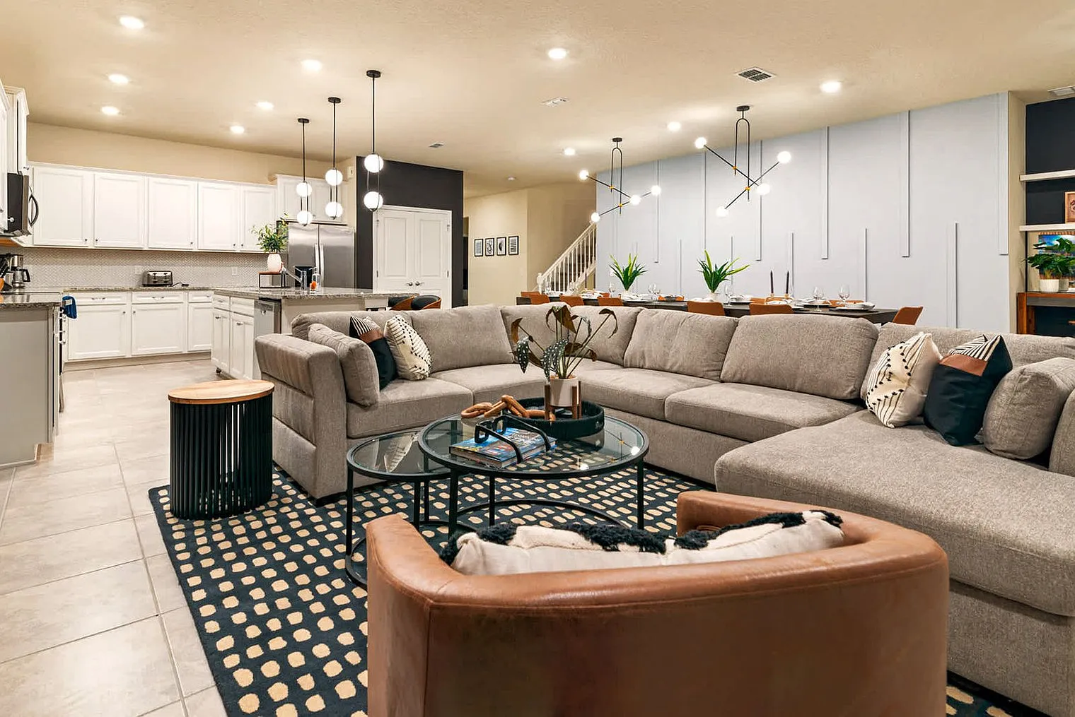 9 bed, 6.0 bath, 4391 sqft, $9,093 — Photo 1