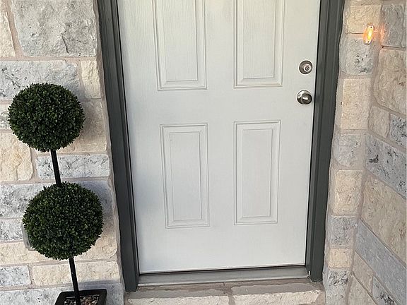 2nd image of 124 Rollingwood Dr