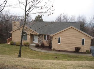 2446 Morrcrest Dr, Corning, NY 14830