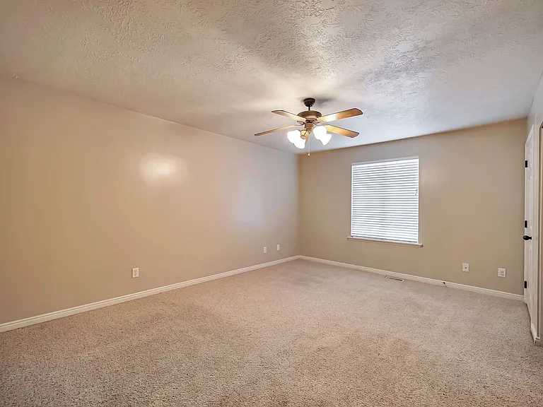 2409 W Adelaide Dr — Photo 17