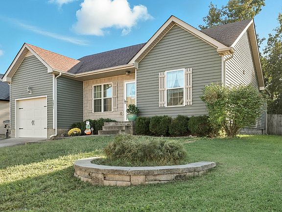 4th image of 3690 Fox Tail Dr