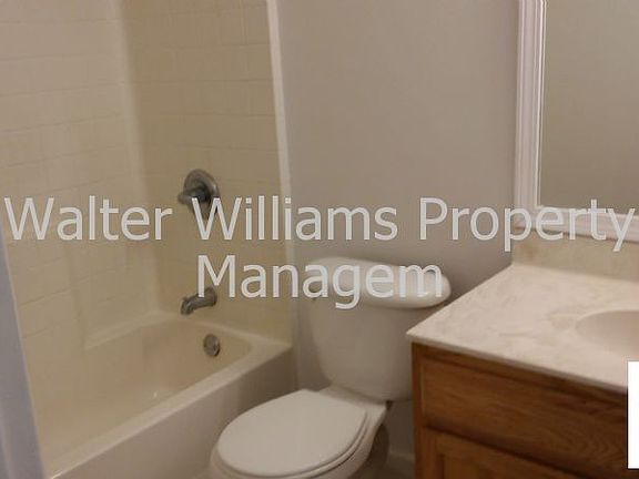 5th image of 121 Wellwood Ln #A