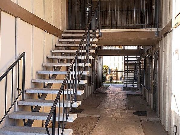 1221 N Peach Ave APT 222