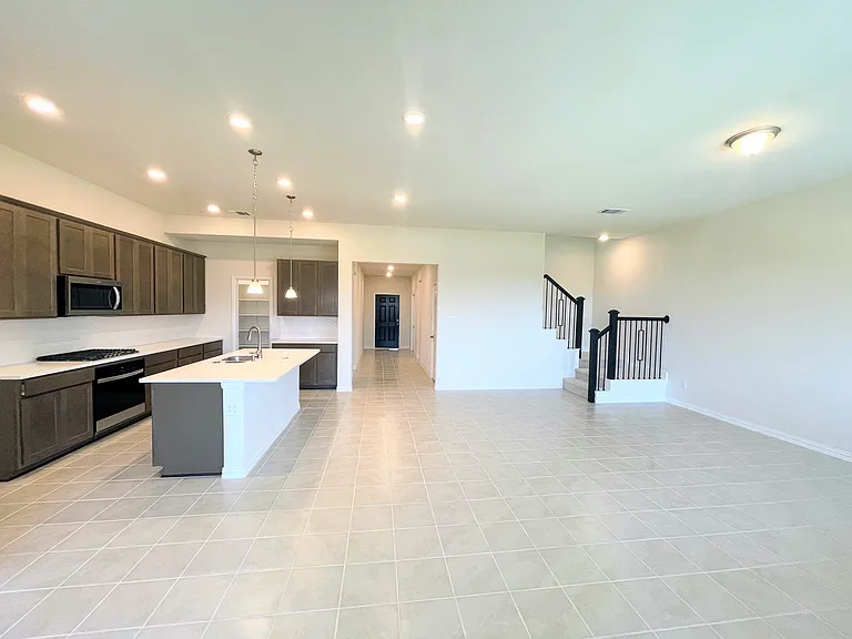 3201 Riverlawn Dr — Photo 8