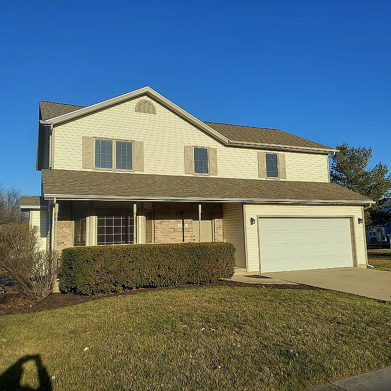 1605 Royal Pointe Dr photo 1