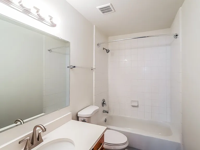 8238 Fuqua Gardens Dr — Photo 16