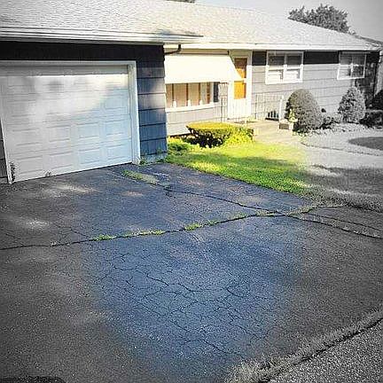 Large ranch w/ 2nd apartment