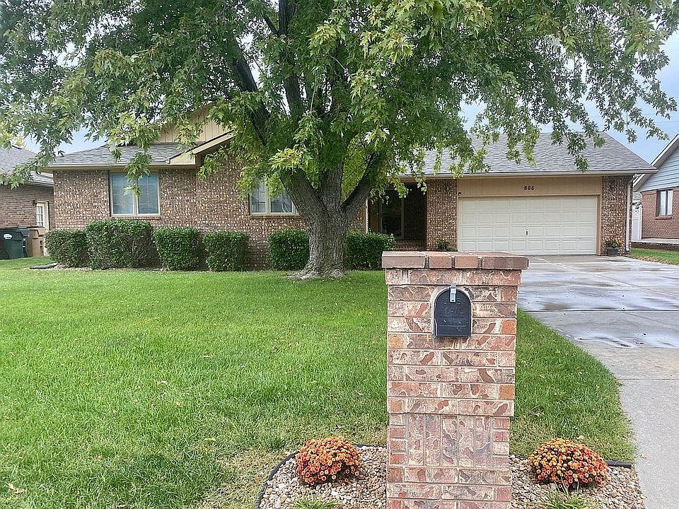 1st image of 806 Idlewild Dr
