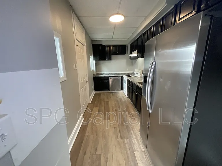 659 W College Ave — Photo 4